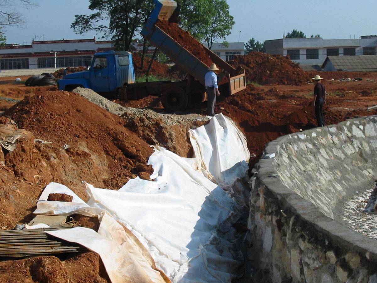 ���̰���